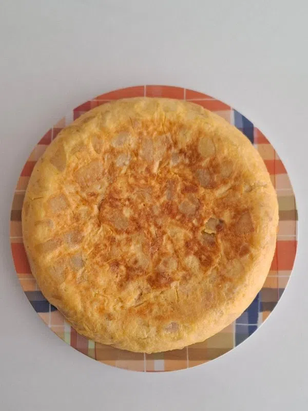 spanish omelet with extra virgin olive oil almazaras de la subbetica the spanis food store tortilla de papas